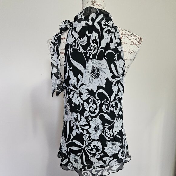 Halter Top with Tie Neck - Picture 5 of 12